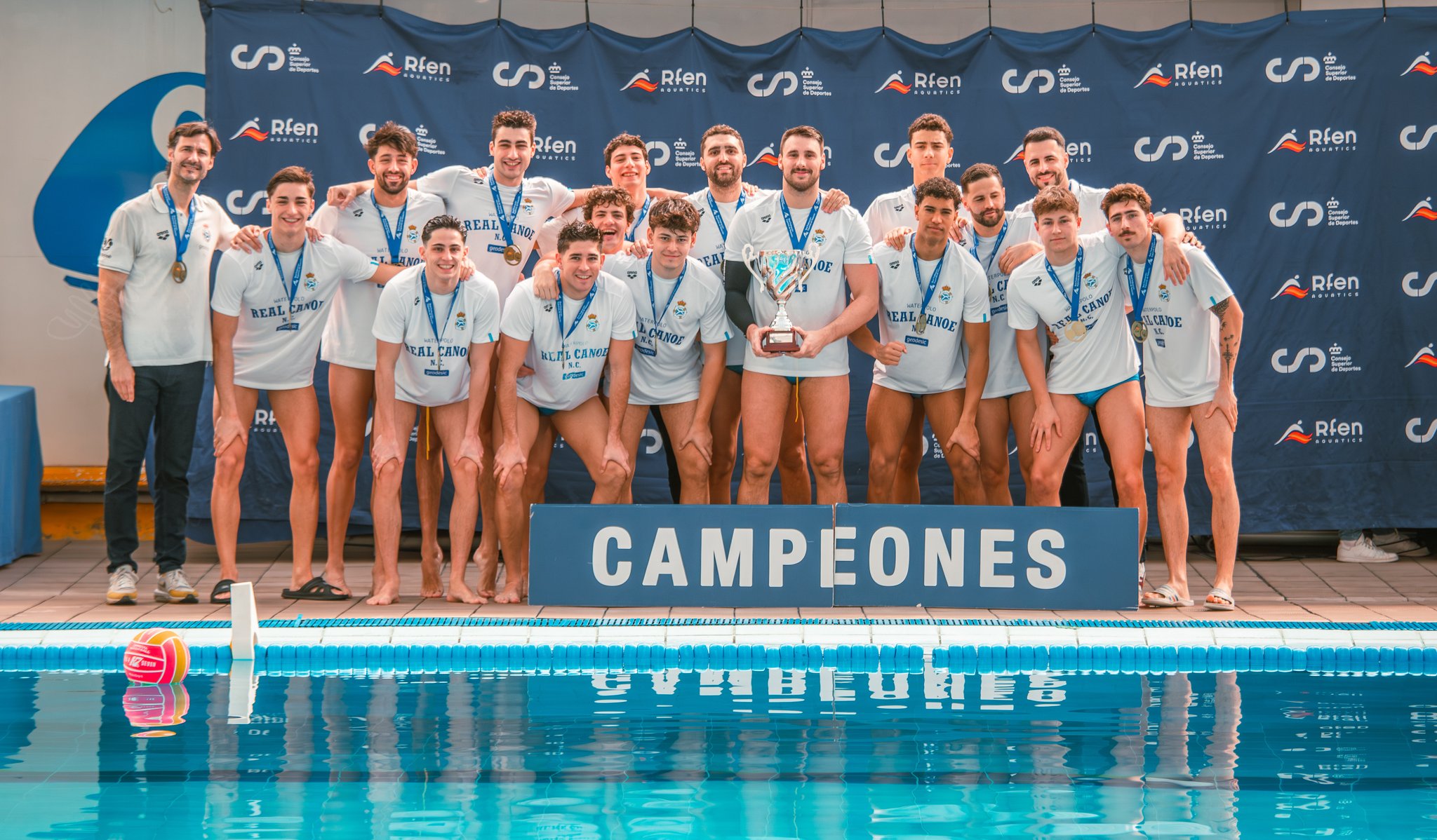 Ascenso de infarto a División de Honor del Geodesic Real Canoe NC ante la UE Horta (global de 23-22)
